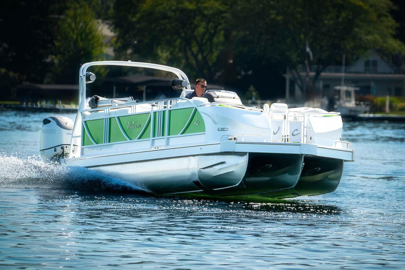 JC TriToon Marine SportToon 26TT HTH Dual Engine Pontoon Boat Bow Side