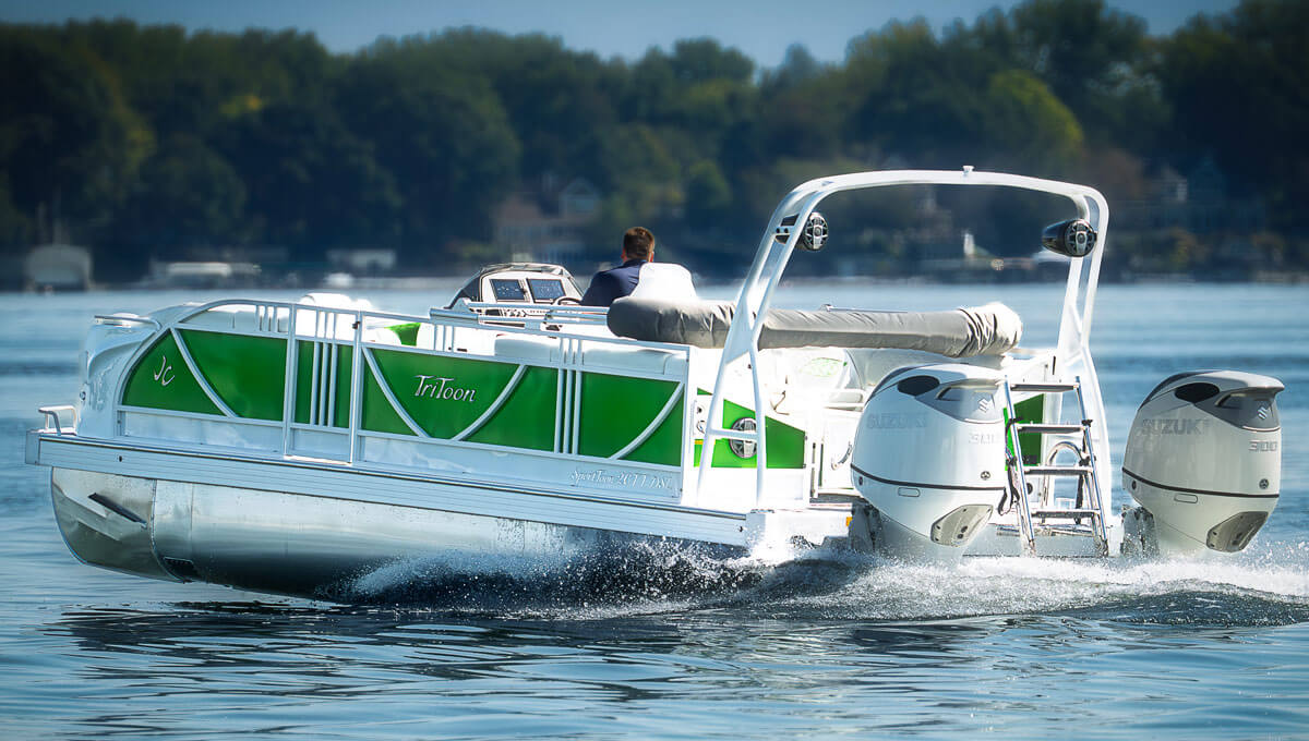 JC TriToon Marine SportToon 26TT HTH Dual Engine Pontoon Boat Stern Side